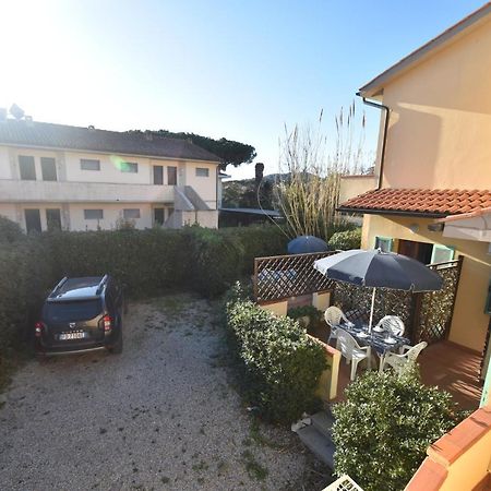 Appartamenti Sabbia - Zona Mare Con Terrazze, Clima, E Posti Auto Marina di Campo Bagian luar foto