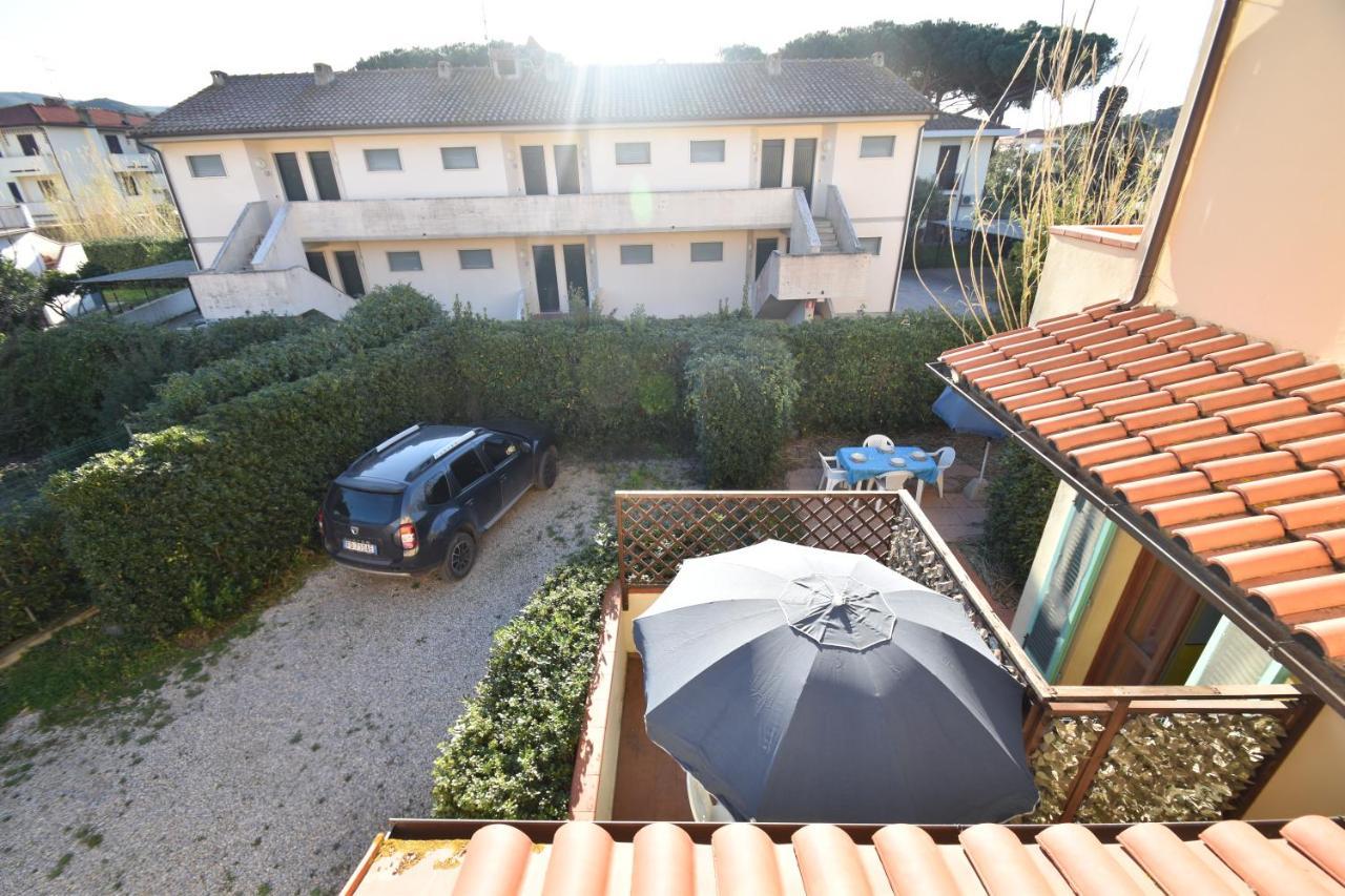 Appartamenti Sabbia - Zona Mare Con Terrazze, Clima, E Posti Auto Marina di Campo Bagian luar foto