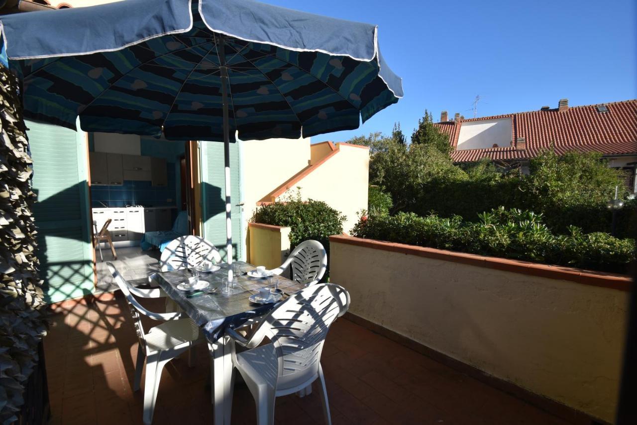 Appartamenti Sabbia - Zona Mare Con Terrazze, Clima, E Posti Auto Marina di Campo Bagian luar foto