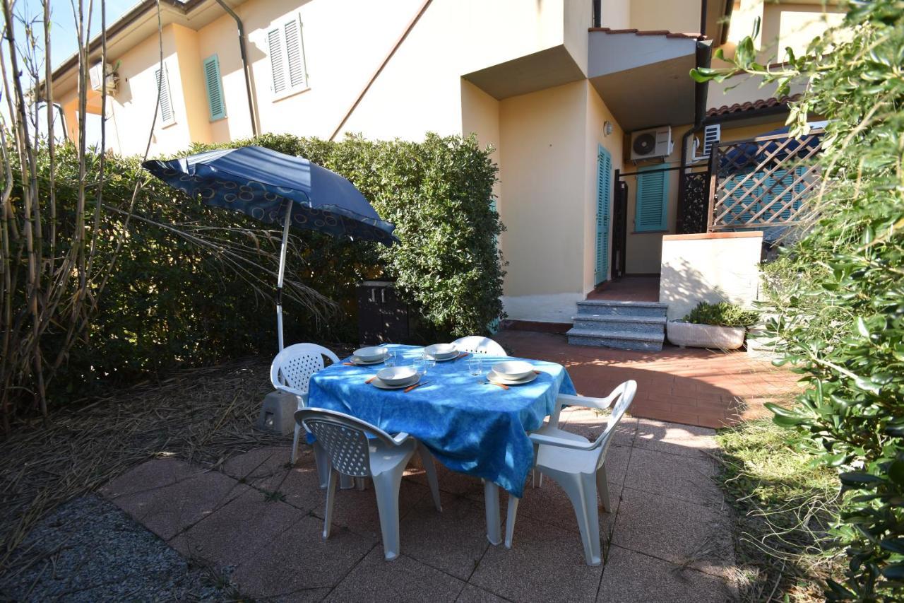 Appartamenti Sabbia - Zona Mare Con Terrazze, Clima, E Posti Auto Marina di Campo Bagian luar foto
