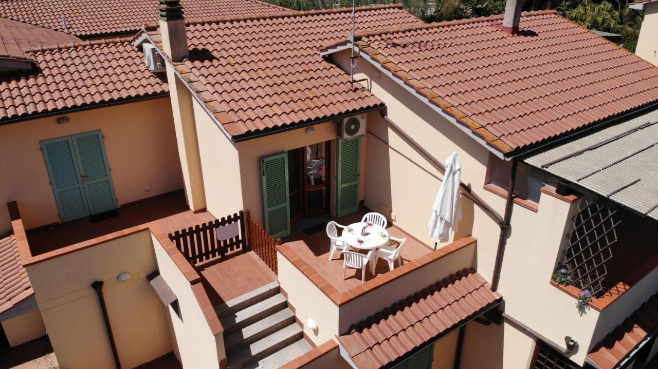 Appartamenti Sabbia - Zona Mare Con Terrazze, Clima, E Posti Auto Marina di Campo Bagian luar foto